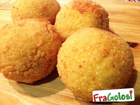 Arancini alla salsiccia