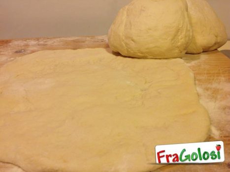 Base per pizza con lievito fresco