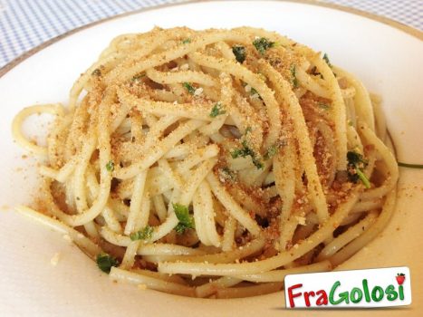 Pasta c anciovi e muddica Pasta con acciughe e pangrattato