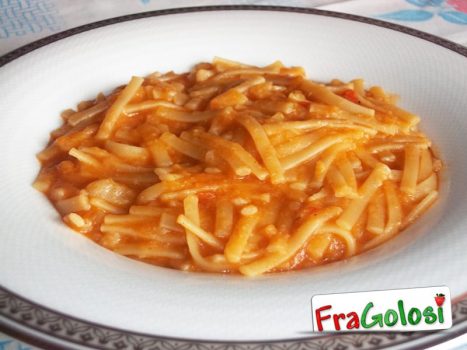 Pasta, sugo e cavolfiore