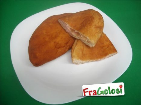 Pidoni al prosciutto e mozzarella