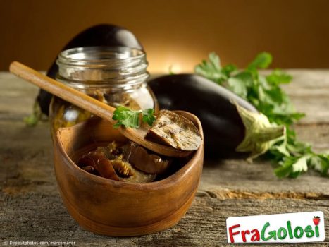 Preparazione delle melanzane sott'olio