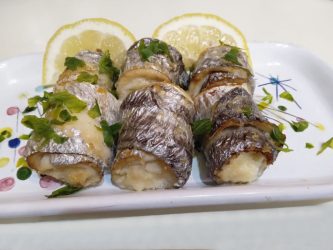 Involtini di spatola con uvetta e pinoli