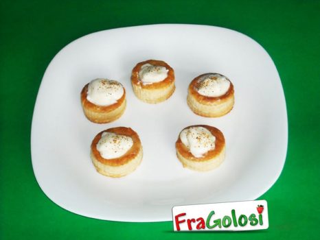 Vol-au-vent besciamella e groviera