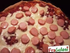 Pizza Margherita con Wurstel