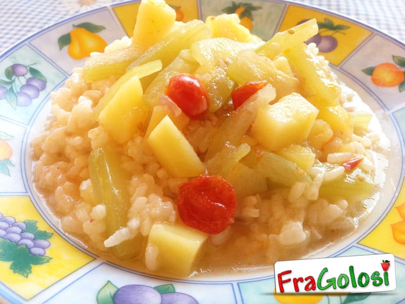 Minestra di riso e zucchina lunga