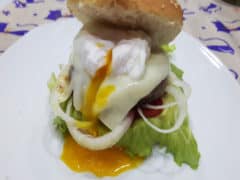 Hamburger con Uovo
