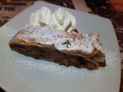 Apfelstrudel