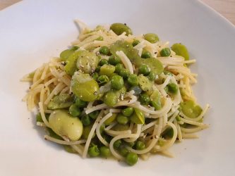 Pasta con Fave e Piselli