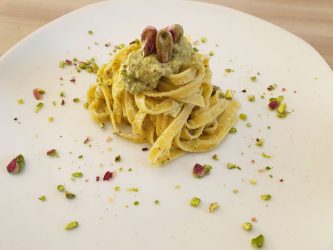 Taglliatelle ai pistacchi