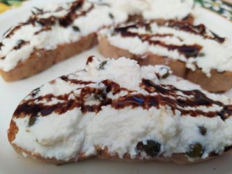 Bruschette alla ricotta