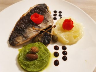 Pesce ombra con cipolle in agrodolce