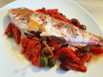 Triglie al forno con pomodorini