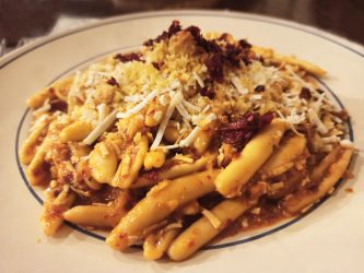 Cavatelli con peperoni cruschi