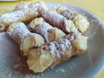 Cannoli alla crema