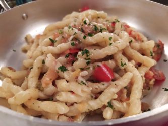 Pasta al pesto pantesco