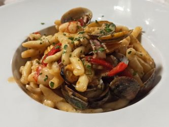 Strozzapreti ai frutti di mare