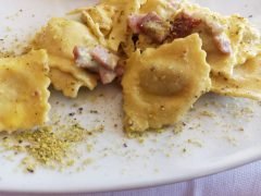 Ravioli speck e pistacchio