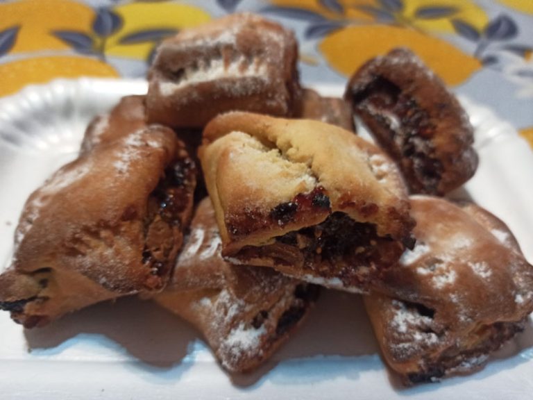 Biscotti ripieni di fichi