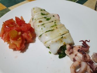 Calamaro arrosto ripieno di friarielli