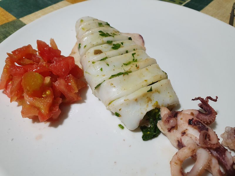 Calamaro arrosto ripieno di friarielli