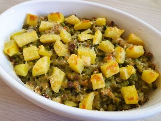 Patate e piselli al forno