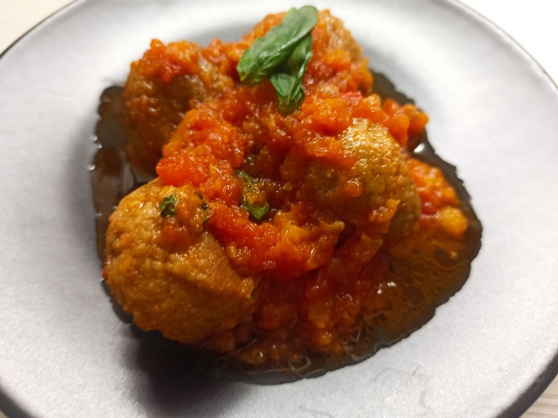 Polpette di lenticchie al sugo