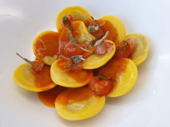 Cappelletti manzo e gamberi