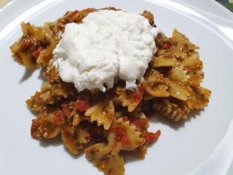 Pasta pomodorini burrata e pesto