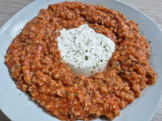 Porridge alla pizzaiola con burrata