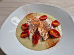 Filetto di dentice arrosto su vellutata di topinambur