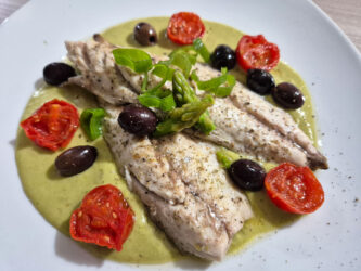 Sgombro con asparagi